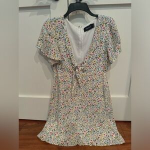 MINK PINK FLORAL DRESS SIZE M